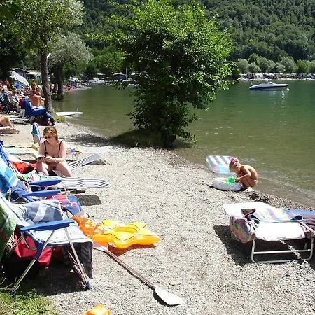 Brevar Vakantie - *